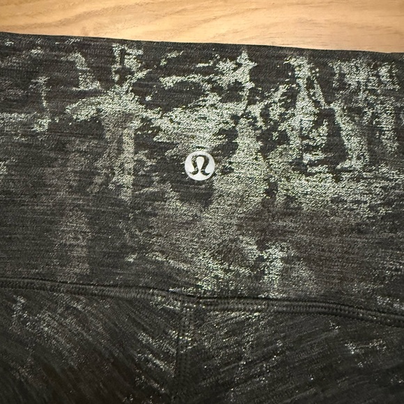 Lulu Lemon High-Waist Textured Black & Gray Leggings - Picture 2 of 3